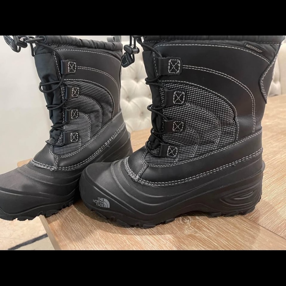 The North Face Kids Black Winter Boots